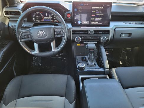 Certified 2024 Toyota Tacoma TRD Off-Road image 18