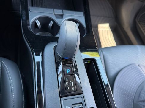 Used 2023 Toyota Prius XLE FWD image 24