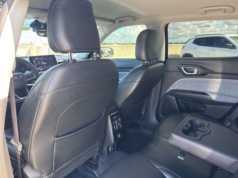 Used 2022 Jeep Compass Latitude image 18