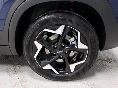 Used 2025 Kia Seltos EX w/ EX Sunroof Package image 21