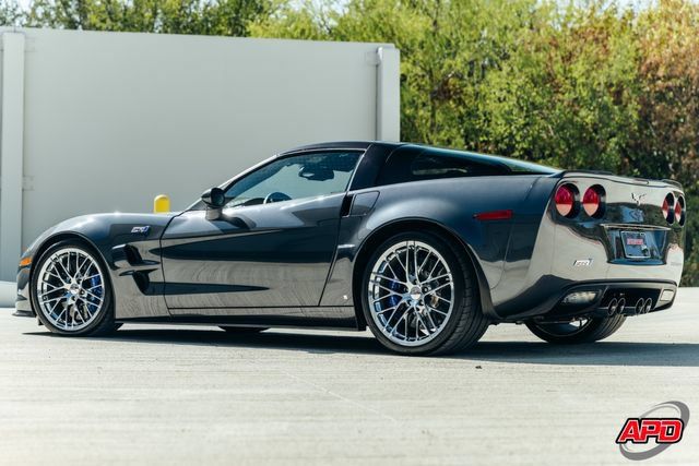 Used 2009 Chevrolet Corvette ZR1 w/ Preferred Equipment Group RWD image 4