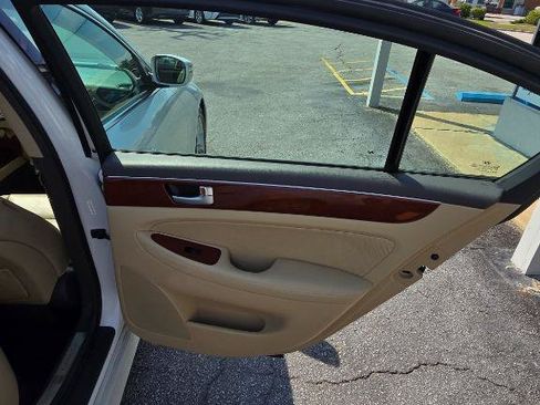 Used 2013 Hyundai Genesis 3.8 RWD image 16