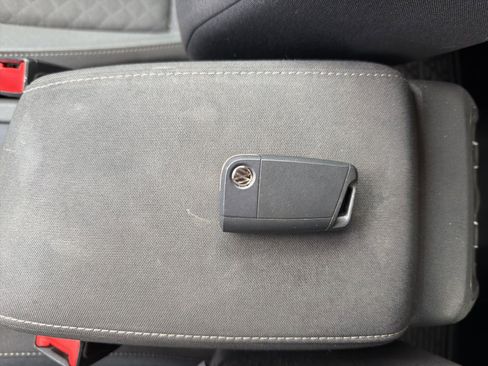 Used 2020 Volkswagen Tiguan S image 91