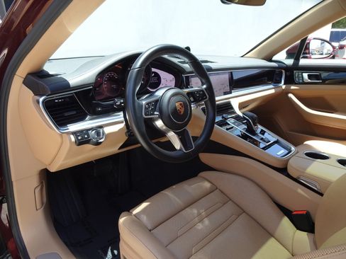 Used 2018 Porsche Panamera image 10
