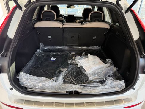 New 2026 Volvo XC60 B5 Plus w/ Protection Package Premier image 31