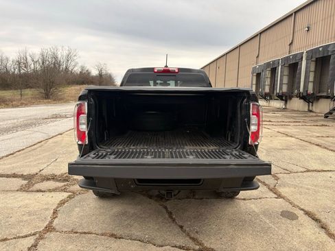 Used 2022 GMC Canyon AT4 image 13