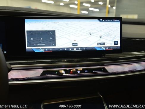 Used 2025 BMW 750e xDrive w/ Premium Package AWD/4WD image 35