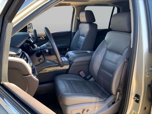 Used 2017 GMC Yukon Denali w/ Open Road Package AWD/4WD image 8