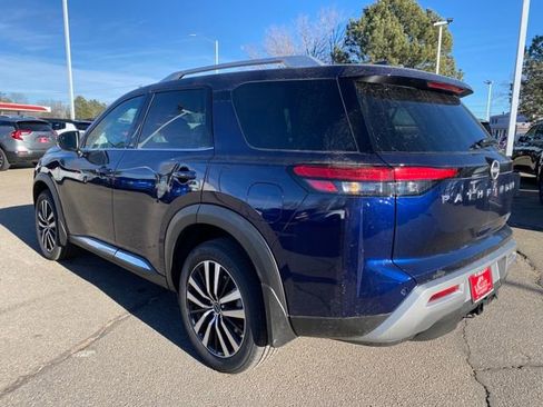 New 2025 Nissan Pathfinder Platinum image 3