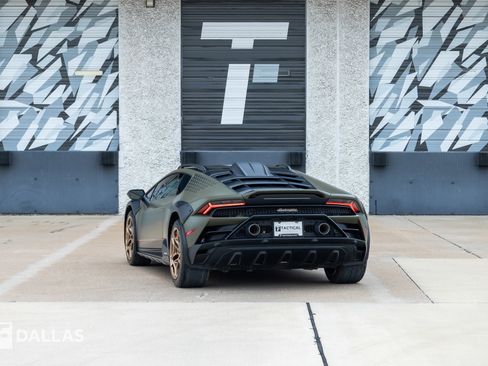 Used 2024 Lamborghini Huracan Sterrato AWD/4WD image 14