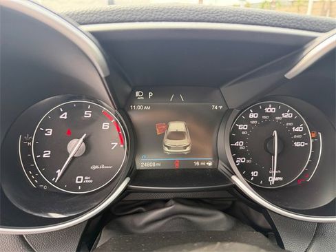 Used 2022 Alfa Romeo Giulia Veloce image 17