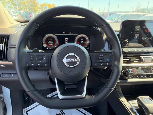 Used 2025 Nissan Pathfinder Platinum AWD/4WD image 13