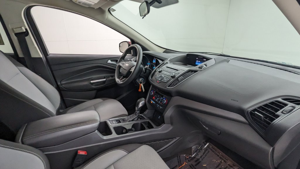 Certified 2018 Ford Escape SE FWD image 37
