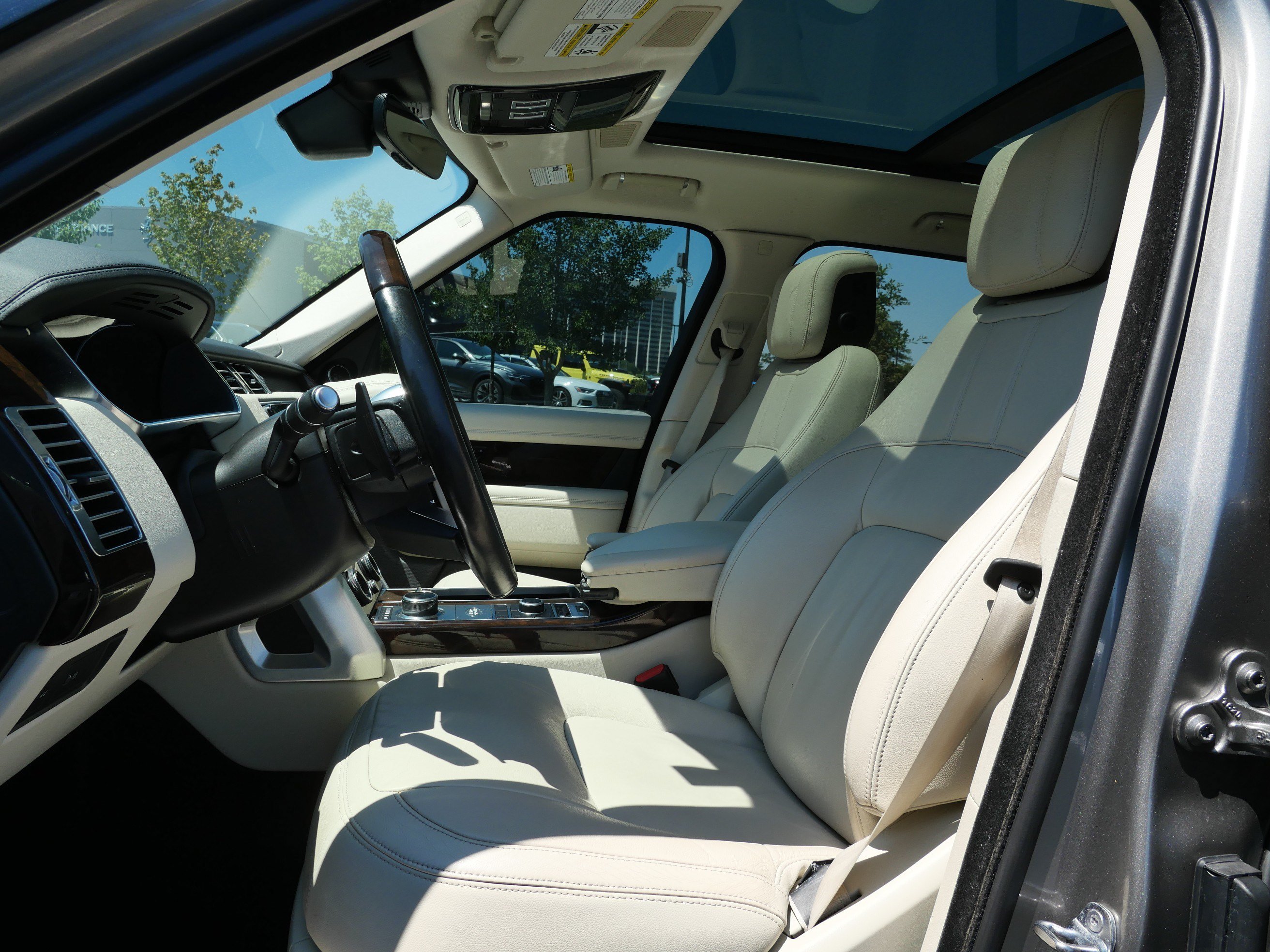 Used 2021 Land Rover Range Rover AWD/4WD image 11