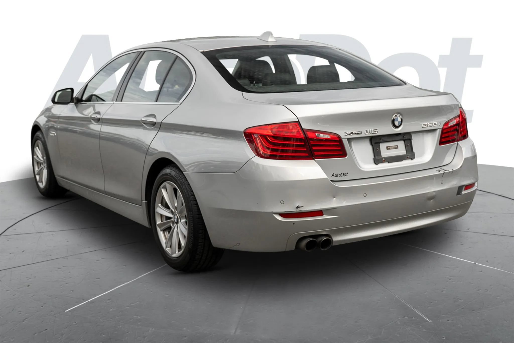 Used 2016 BMW 528i xDrive Sedan w/ Premium Package AWD/4WD image 2