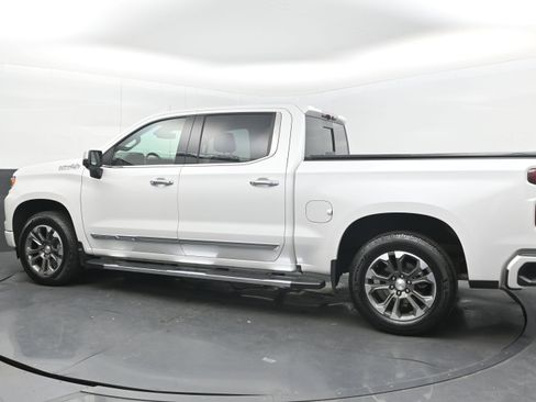 Used 2024 Chevrolet Silverado 1500 High Country w/ Z71 Off-Road Package AWD/4WD image 7