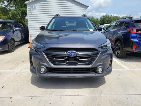Used 2023 Subaru Outback Onyx Edition AWD/4WD image 2