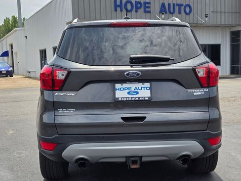 Used 2019 Ford Escape Titanium AWD/4WD image 4