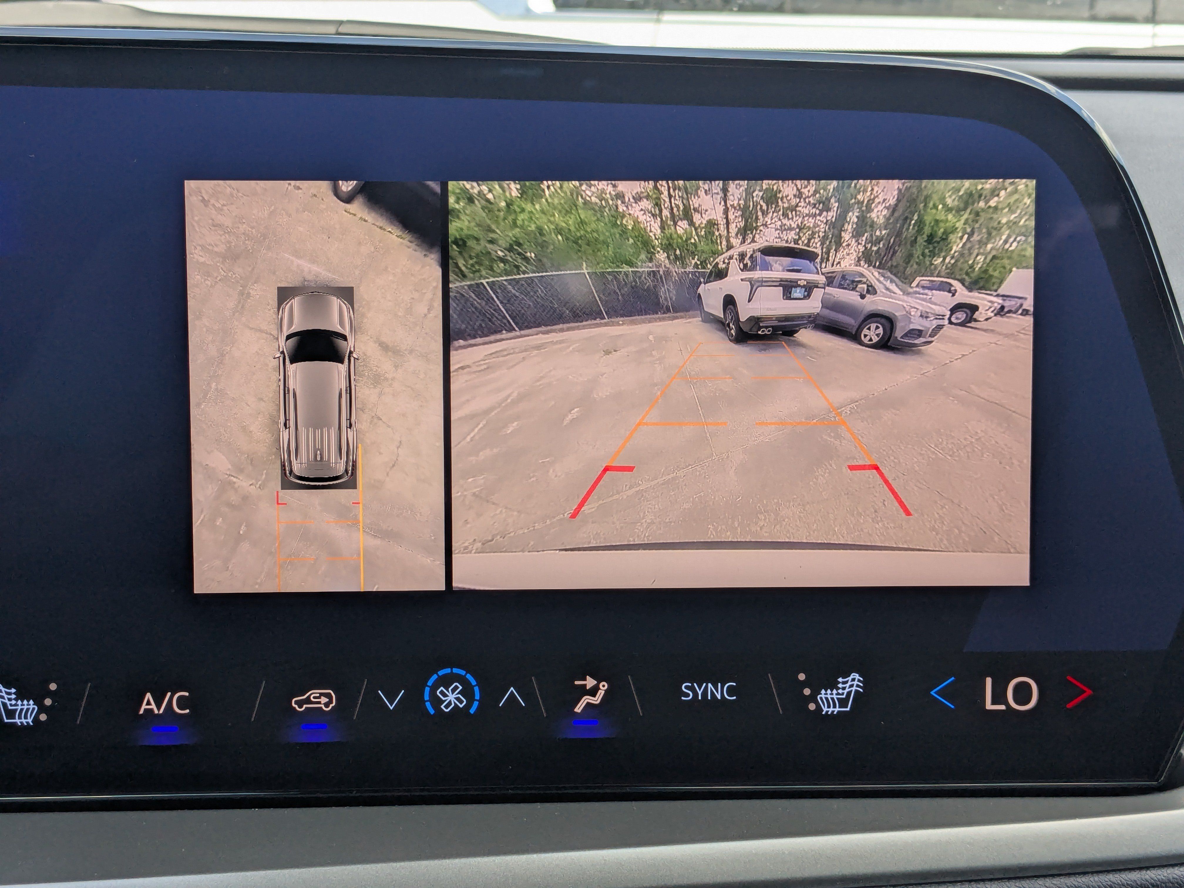 New 2025 Chevrolet Traverse LT w/ Enhanced Driving Package AWD/4WD image 8
