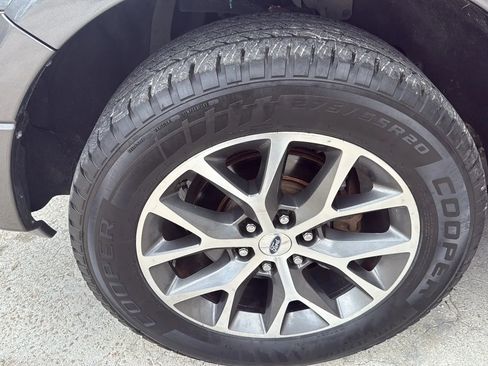 Used 2015 Ford Expedition XLT w/ Equipment Group 202A RWD image 49