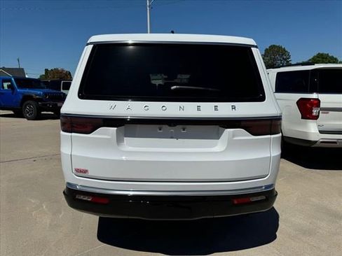 Used 2024 Jeep Wagoneer L 4WD w/ Convenience Group I image 5