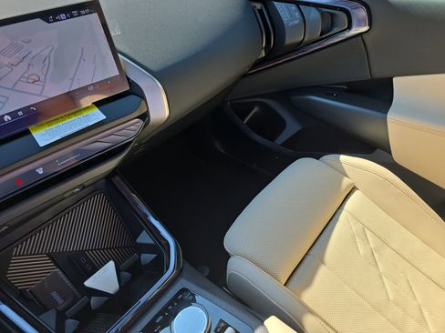 New 2025 BMW X3 xDrive30i w/ Premium Package image 18