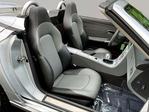 Used 2007 Chrysler Crossfire Limited RWD image 24