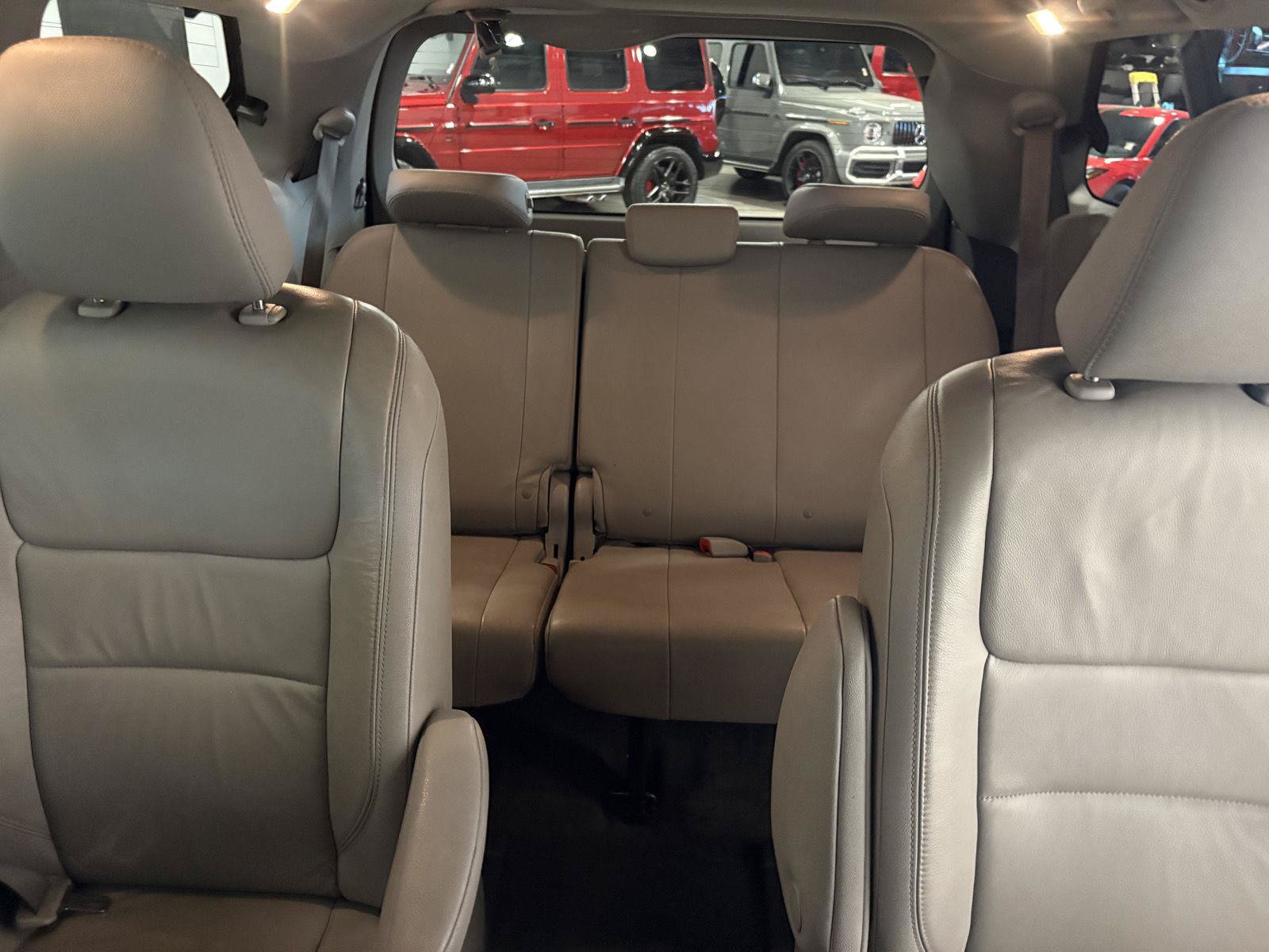 Used 2018 Toyota Sienna XLE Premium w/ Carpet Mat Package AWD/4WD image 35