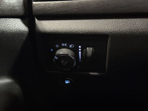 Used 2018 Jeep Grand Cherokee Laredo AWD/4WD image 18