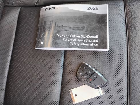 Used 2025 GMC Yukon Denali image 36