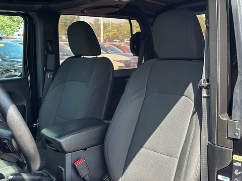 Used 2021 Jeep Wrangler Sport AWD/4WD image 10
