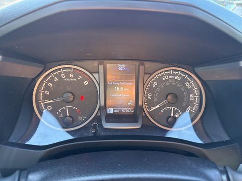 Used 2022 Toyota Tacoma TRD Off-Road image 22