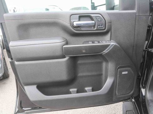 Used 2022 GMC Sierra 2500 AT4 w/ AT4 Premium Plus Package image 18