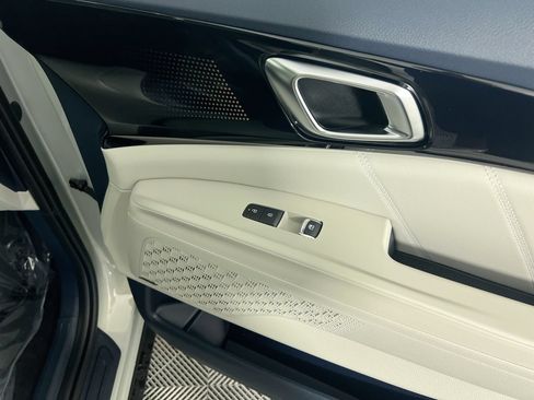 New 2026 Kia Carnival SX w/ SX Dark Edition Package FWD image 32