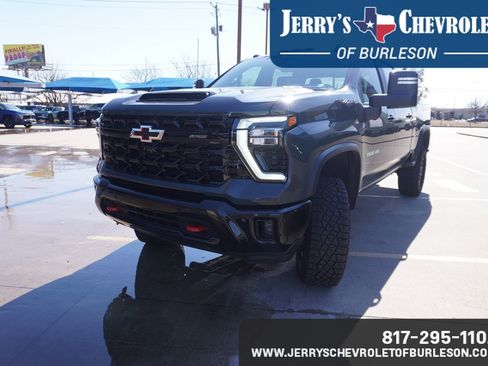 Used 2026 Chevrolet Silverado 2500 ZR2 image 2