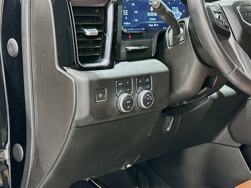 Used 2024 GMC Sierra 2500 Denali Ultimate image 10