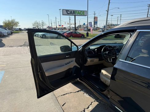 Used 2017 Subaru Outback 2.5i Limited image 19