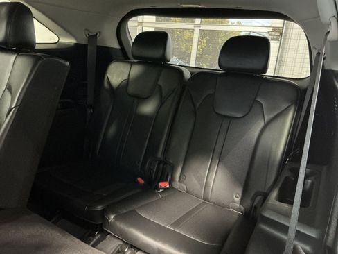Used 2022 Kia Sorento S FWD image 25