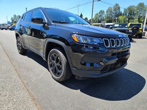Used 2025 Jeep Compass Sport AWD/4WD image 7