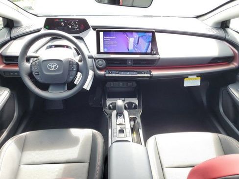 New 2025 Toyota Prius Plug-In Hybrid image 10
