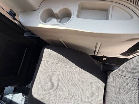 Used 2013 Dodge Grand Caravan SE FWD image 29