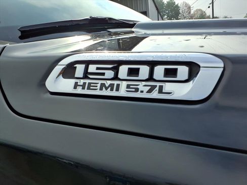 Used 2019 RAM 1500 Laramie image 9