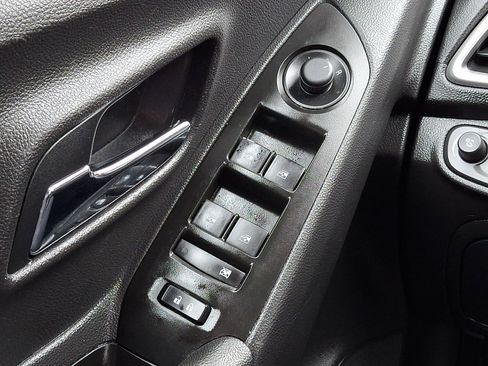 Used 2021 Chevrolet Trax LT w/ Redline Edition image 25