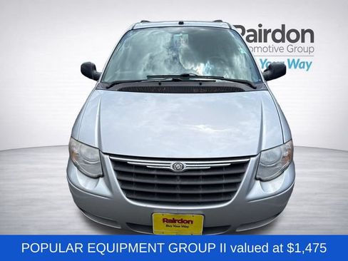 Used 2005 Chrysler Town & Country LX w/ Popular Equipment Group II FWD image 2