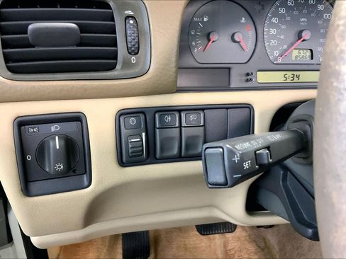Used 1999 Volvo C70 LT FWD image 23