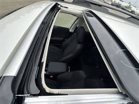 Certified 2025 Subaru Outback Premium image 6