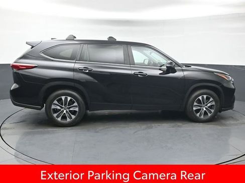 Used 2023 Toyota Highlander XLE FWD image 8