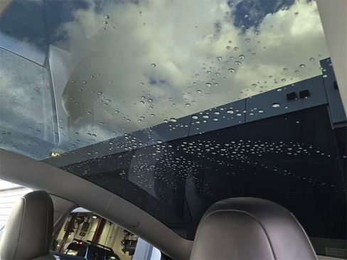 Used 2023 Tesla Model Y Long Range image 15