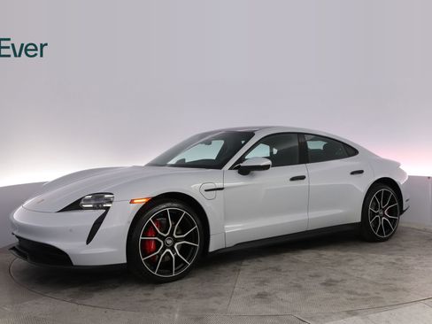 Used 2023 Porsche Taycan 4S w/ Premium Package AWD/4WD image 18