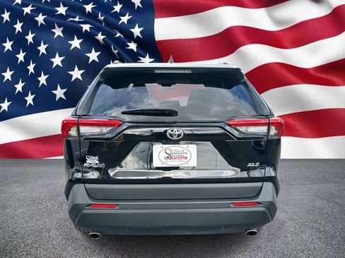 Used 2025 Toyota RAV4 XLE image 3